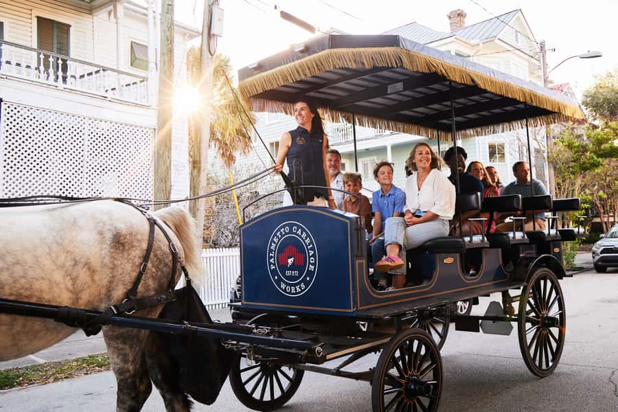 Charleston: Downtown Horse-Drawn Carriage Tour - Why a horse-drawn ride makes Downtown Charleston click