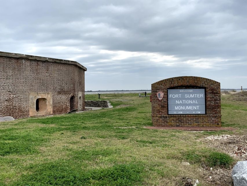 Charleston: Fort Sumter Entry Ticket with Roundtrip Ferry - The park ranger storytelling that ties ruins to real events