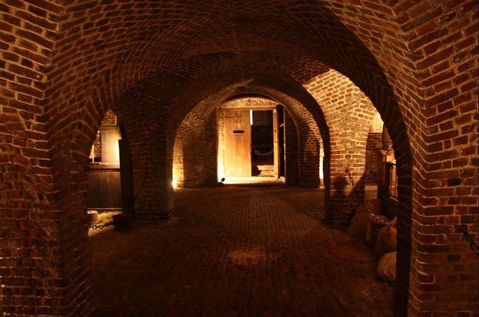 Charleston Ghost & Dungeon Night-Time Walking Tour with Entry to Provost Dungeon - Pace, group size, and what to do before you head out
