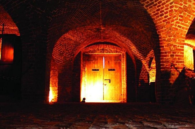Charleston Ghost & Dungeon Night-Time Walking Tour with Entry to Provost Dungeon - Price and value: $40.50 is about the dungeon access, not just footsteps