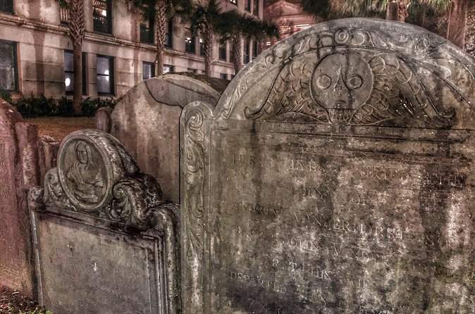 Charleston Ghost & Graveyard Night-Time Guided Walking Tour - Price and value: what $40.50 really covers