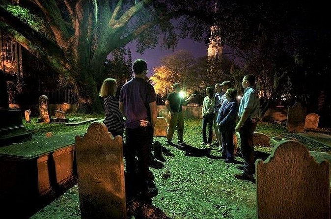 Charleston Ghost & Graveyard Night-Time Guided Walking Tour - Who this tour suits best in Charleston
