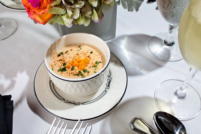 Charleston Harbor Luxury Dinner Cruise with Live Music - Comfort and Layout: Shared Tables, Clean Bathrooms, and Tight Quarters