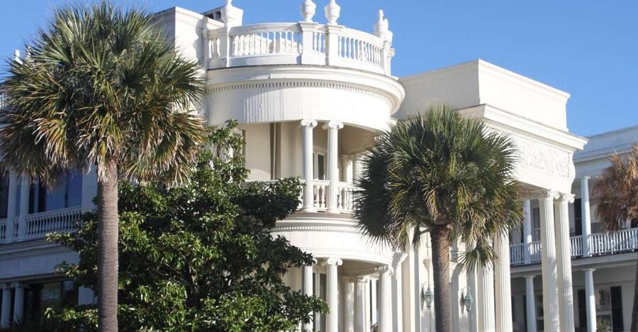 Charleston: Historic City Highlights Guided Bus Tour - Meeting Outside the Visitor Center, Then Getting Oriented Fast