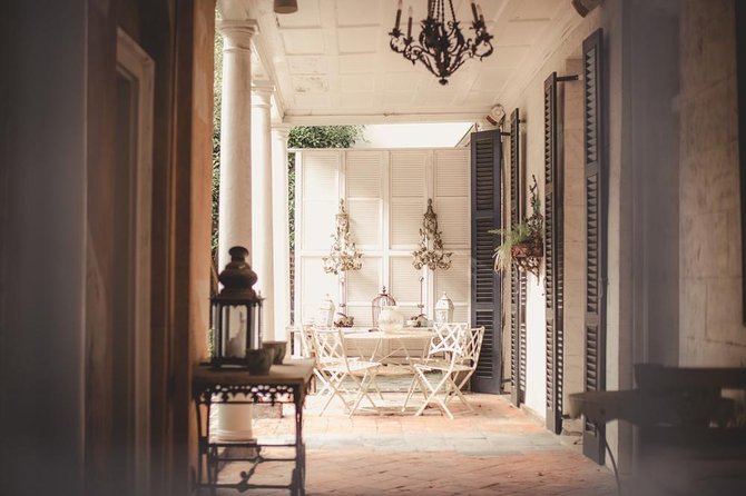 Charleston’s Best Highlights: History, Culture & Architecture - Rainbow Row, Georgian row houses and a restoration story with color