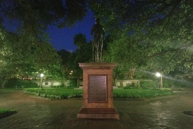 Charleston's Pleasing Terrors Night-Time Walking Ghost Tour - How Mike Brown tells the story, and why it stays engaging