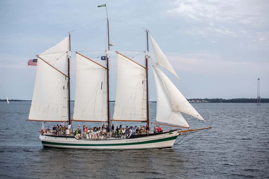 Charleston: Schooner Sailing Harbor Tour & Dolphin Watch - Meeting at Aquarium Wharf: where the harbor tour starts