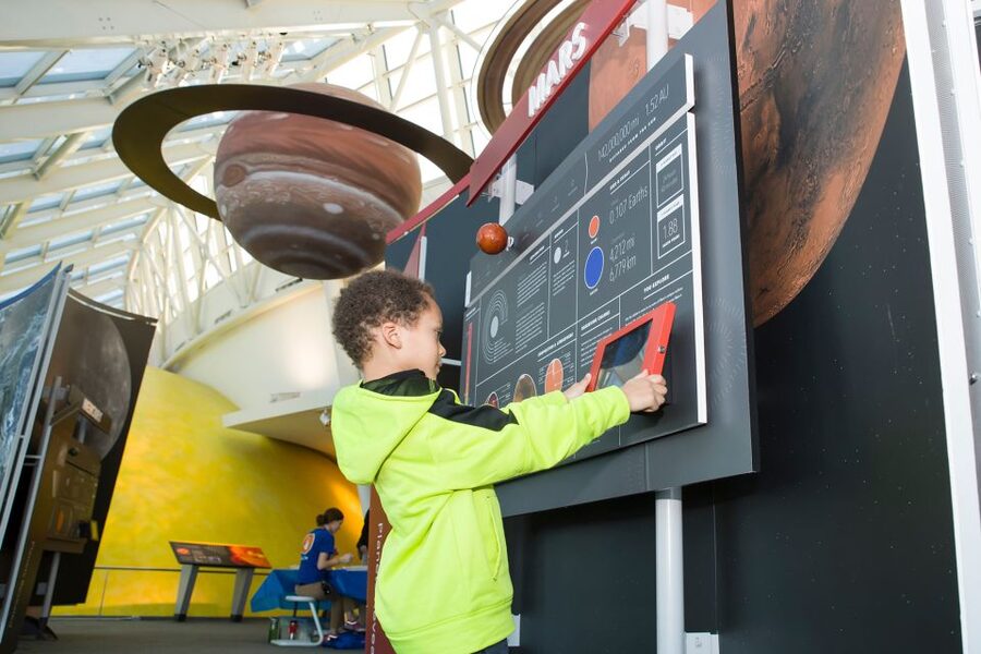 Chicago: 1-5 Day Attraction Pass with Shedd Aquarium - A Lakefront Anchor: Shedd Aquarium Plus Museum Stops