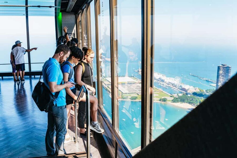 Chicago: 360 CHICAGO Observation Deck Ticket - CloudBar and CloudWalk: Included Extras That Turn Viewing Into a Break