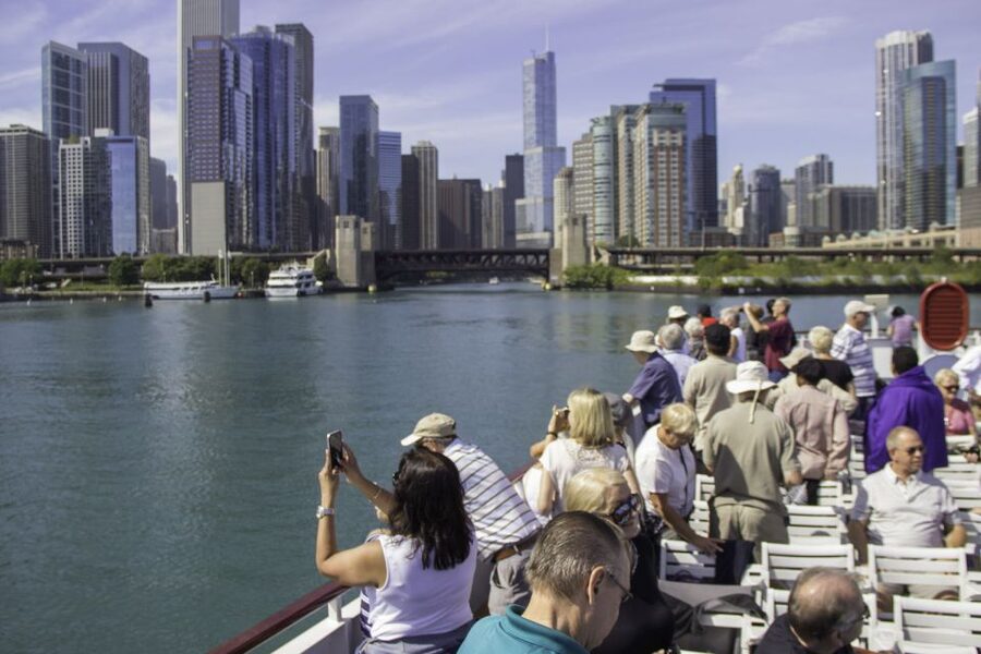 Chicago: 45-Minute Family-Friendly Architecture River Cruise - The guides turn buildings into a story you can actually follow