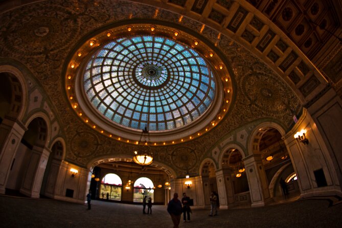 Chicago Architecture and True Crime Tour - The Guides: Storytelling That Sets the Mood