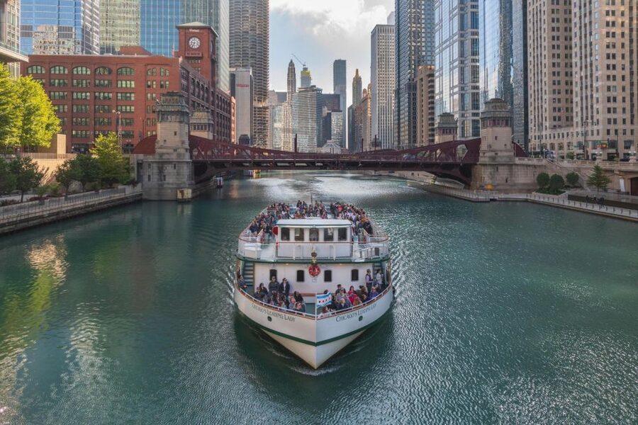 Chicago: Architecture Center Cruise on Chicago's First Lady - The architecture styles you will spot from the water