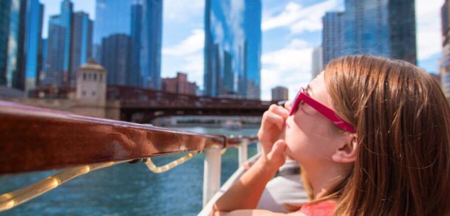 Chicago: Architecture Center Cruise on Chicago's First Lady - How the 90-minute cruise actually moves