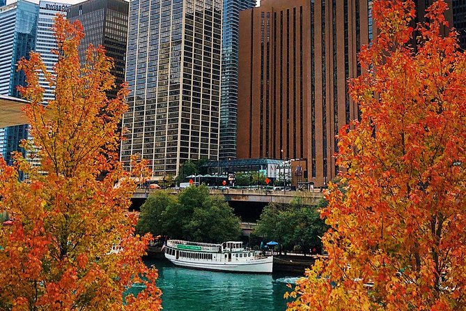 Chicago Architecture Center River Cruise aboard First Lady - Onboard comfort: restrooms, bar time, and what to skip bringing