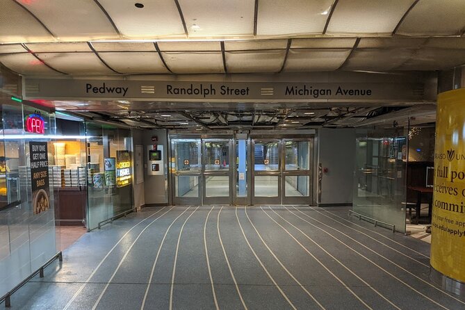 Chicago Architecture Tour: Underground Pedway and the Loop - Stop 1: Chicago Pedway tunnels and the City Hall interior details
