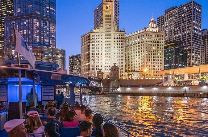 Chicago By Night River & Lake Cruise - Comfort tips: what to wear, where to stand, and photo strategy