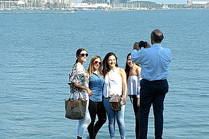 Chicago City Minibus Tour - Buckingham Fountain in May to October, then Lincoln Park in winter