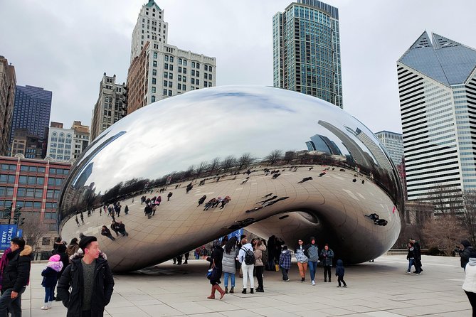 Chicago City Minibus Tour - Chicago skyline and the best photo perspective, with Lake Michigan in the mix