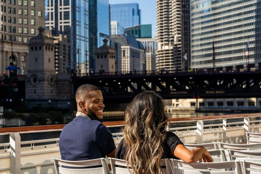 Chicago Explorer Pass: 2 to 7 Attractions including SkyDeck - Big Bus Hop-On Hop-Off and Lake Tour Options for Easy Navigation