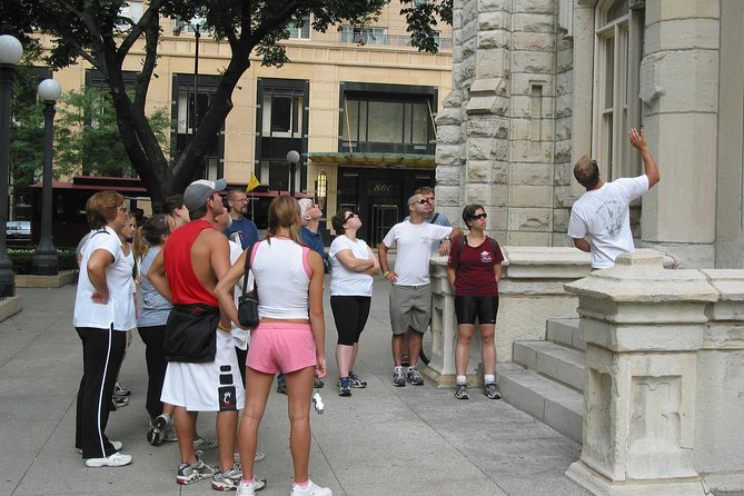 Chicago Favorites Ultimate Food and Walking Tour - How the Pedway keeps the walking tour comfortable in winter