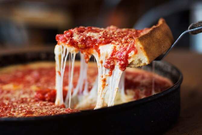 Chicago Favorites Ultimate Food and Walking Tour - Food stops that map to Chicago rules, not just cravings