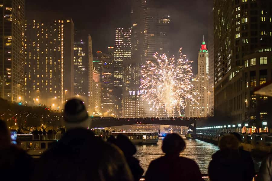 Chicago: Fireworks Cruise with Lake or River Viewing Options - Navy Pier Fireworks Seen From the Best Seating: The Water