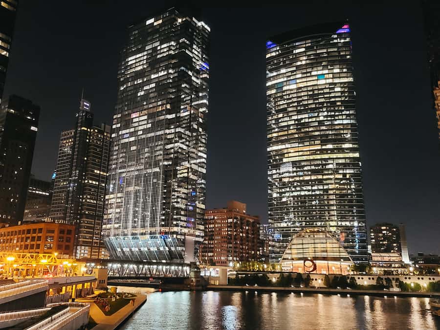 Chicago: Fireworks Cruise with Lake or River Viewing Options - Cash Bar Reality: Local Beer and Spirits, and What You Can Bring