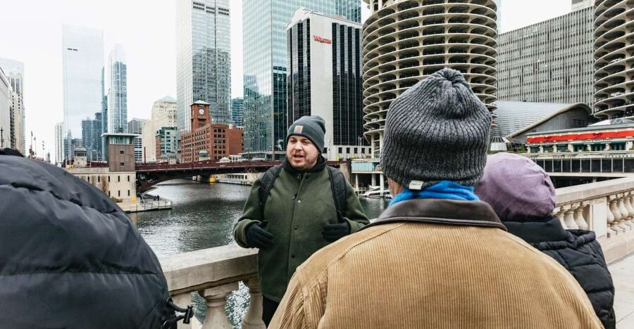 Chicago: Gangsters and Ghosts Guided Walking Tour - Starting at Hoyt’s Tavern by Royal Sonesta: what the tour feels like from minute one