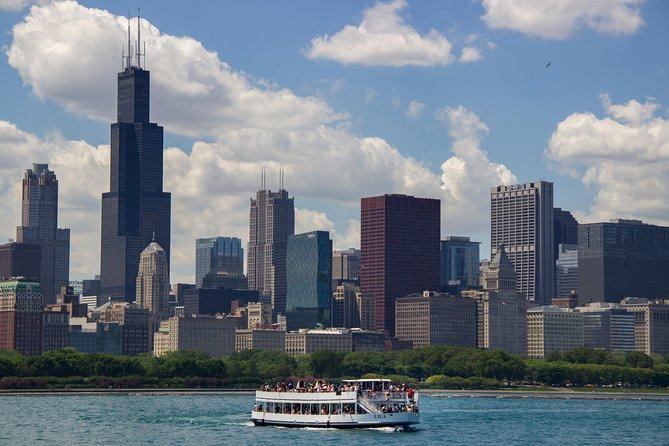 Chicago Lake and River Architecture Tour - Why this 90-minute river-to-lake ride is such good value