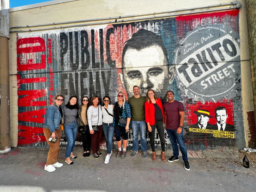 Chicago: Mob and Crime Bus Tour - The guide, the quiz, and the historic video footage