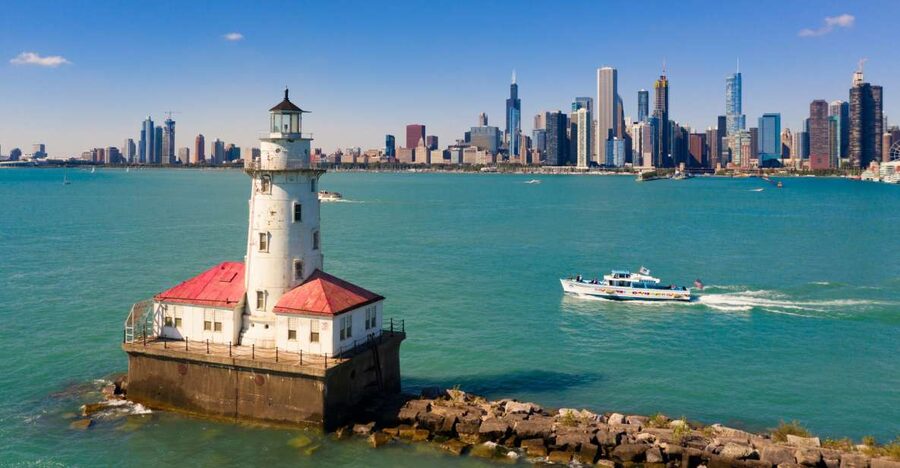 Chicago: Narrated Sightseeing River and Lake Cruise - Why this 1.5-hour river-to-lake route is such good value