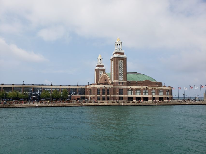 Chicago: Narrated Sightseeing River and Lake Cruise - Chicago Harbor Lock: the engineering stop that makes the cruise special