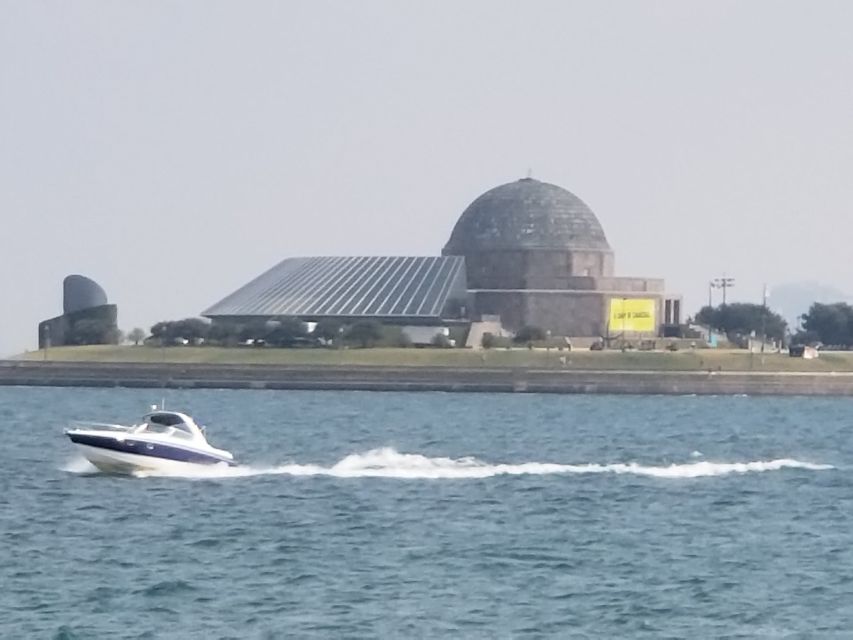 Chicago: Narrated Sightseeing River and Lake Cruise - Lake Michigan views: Navy Pier, the lighthouse, and skyline drama