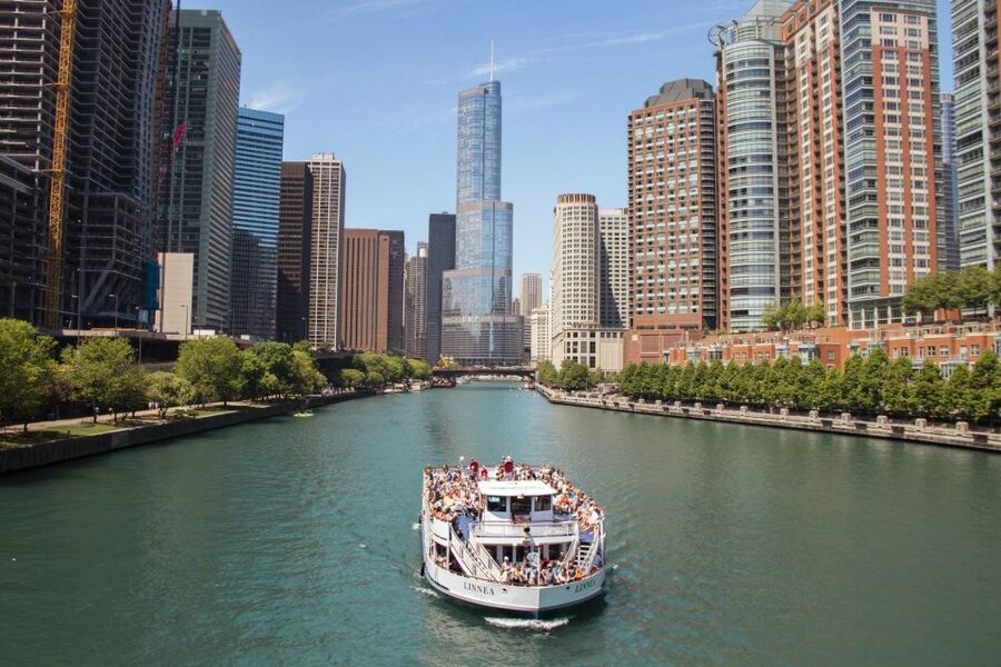 Chicago River: 1.5-Hour Guided Architecture Cruise - Quick hits before you board
