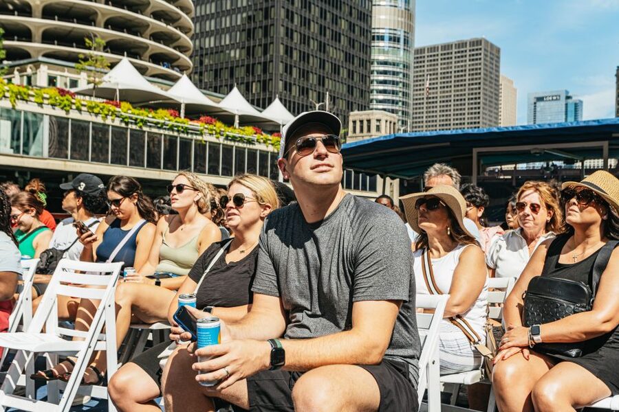 Chicago River: 1.5-Hour Guided Architecture Cruise - The cash bar and Chicago food touchpoints