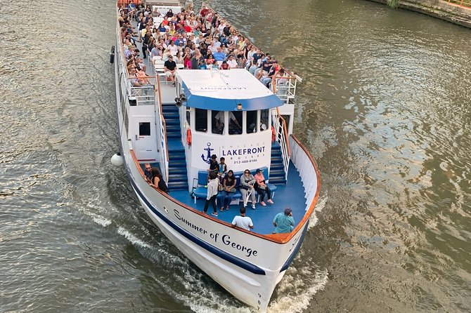 Chicago River 90-Minute Architecture Boat Tour - Guides and the tone: what makes the narration feel worth it