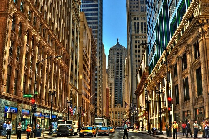 Chicago's Secret Interiors Architectural Walking Tour - Chicago Cultural Center or Monadnock Building: how the route swaps