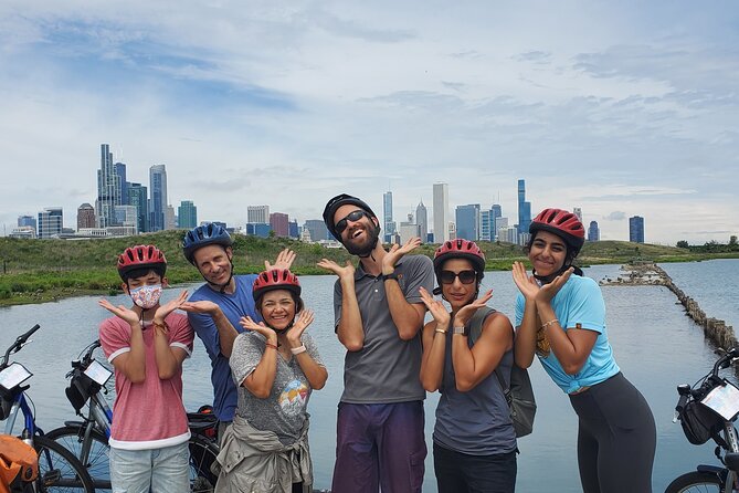 Chicago's Ultimate City Bike Tour - Lakefront Trail to Museum Campus: Shedd, Adler, and Field Museum area
