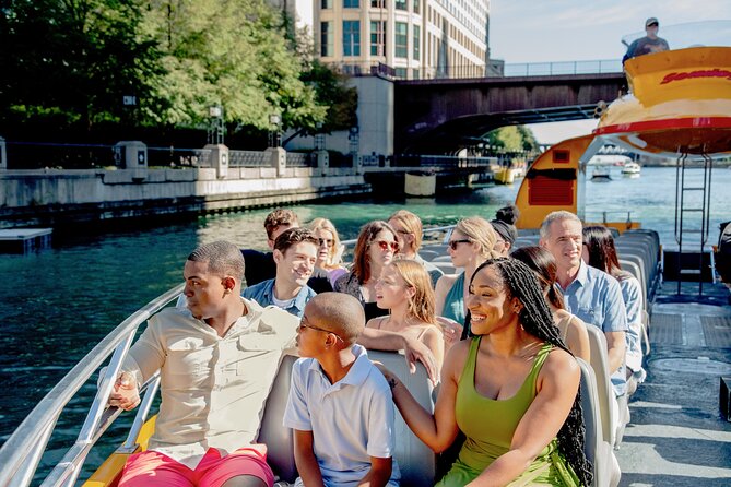 Chicago Seadog River & Lake Architectural Tour - Drinks, IDs, and Small Rules That Matter