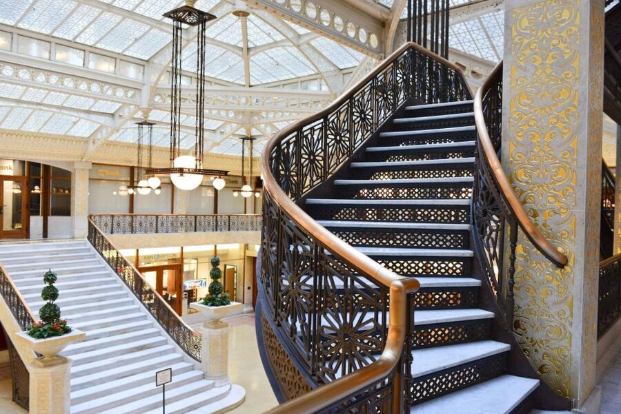 Chicago: Secret Interiors Architecture Walking Tour - Palmer House a Hilton and Chicago Cultural Center: craftsmanship you notice longer