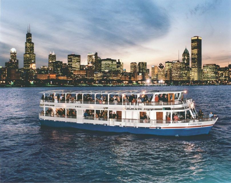 Chicago: Shoreline Lake Michigan Skyline Cruise - When to go: day vs night and the lighting payoff