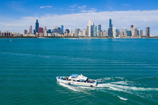 Chicago Sightseeing River and Lake Cruise - Chicago River narration: architecture stories at close range