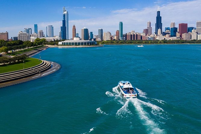 Chicago Sightseeing River and Lake Cruise - The best landmarks you glide past, and what to notice