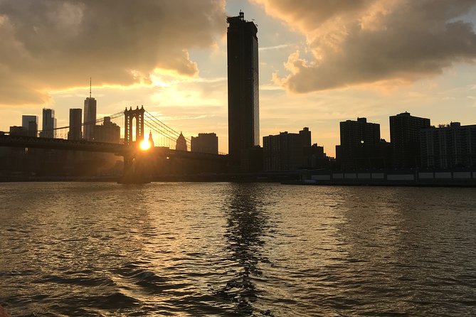 Circle Line: 2hr - New York City Harbor Lights Cruise - Getting good seats: first-come strategy that saves your view