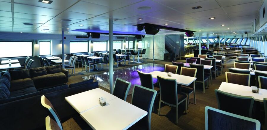 City Cruises Boston: Harbor Buffet Lunch or Dinner Cruise - Best times to chase photos and breeze, without cooking on the deck