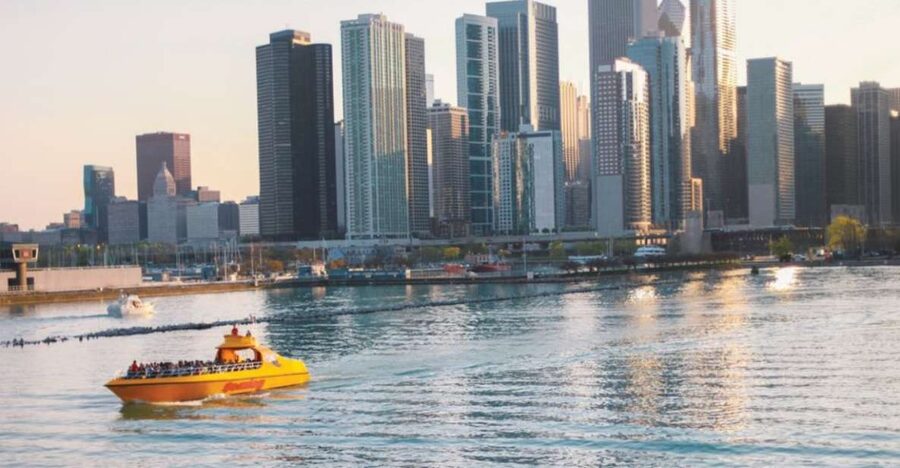 City Cruises Chicago: 75-min Speedboat Architecture Cruise - Guide energy is the difference: humor plus real city facts