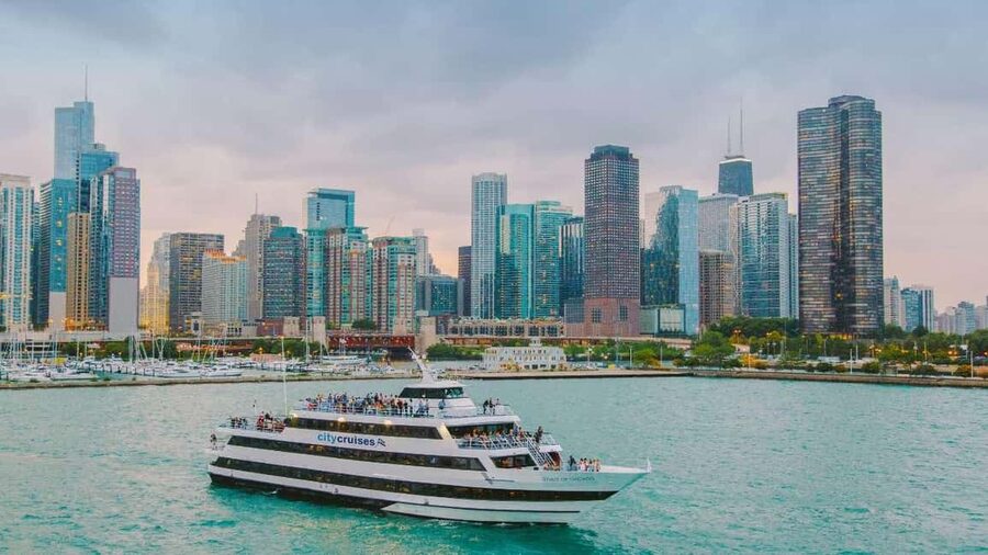 City Cruises Chicago: Lake Michigan Lunch or Dinner Cruise - The Cash Bar Reality: Drinks Are Part of the Fun, Not the Base Price