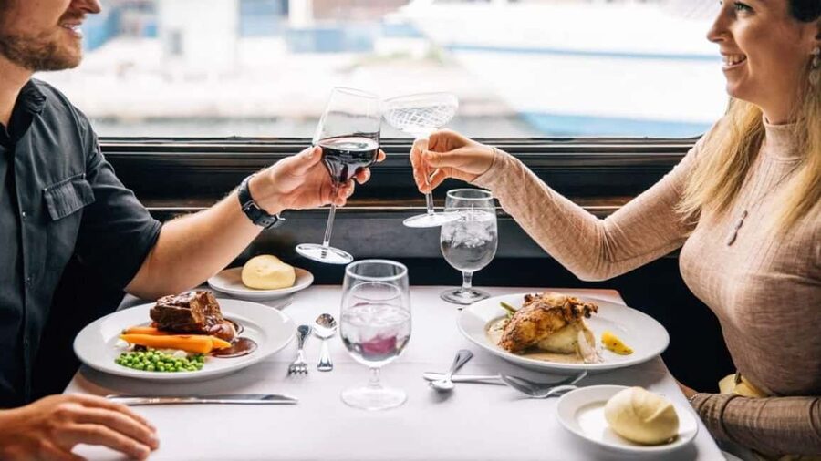City Cruises Chicago: Premier Lunch or Dinner Cruise - The DJ, dancing, and where to watch the skyline