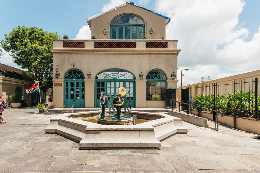 City Sightseeing New Orleans HOHO Bus Tour & Bookable Extras - Mardi Gras World and the riverfront finale: where the city opens out