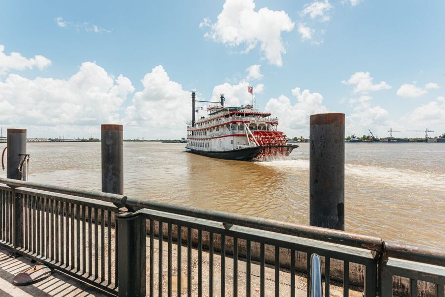 City Sightseeing New Orleans HOHO Bus Tour & Bookable Extras - Museums and art districts: WWII focus, then creative detours